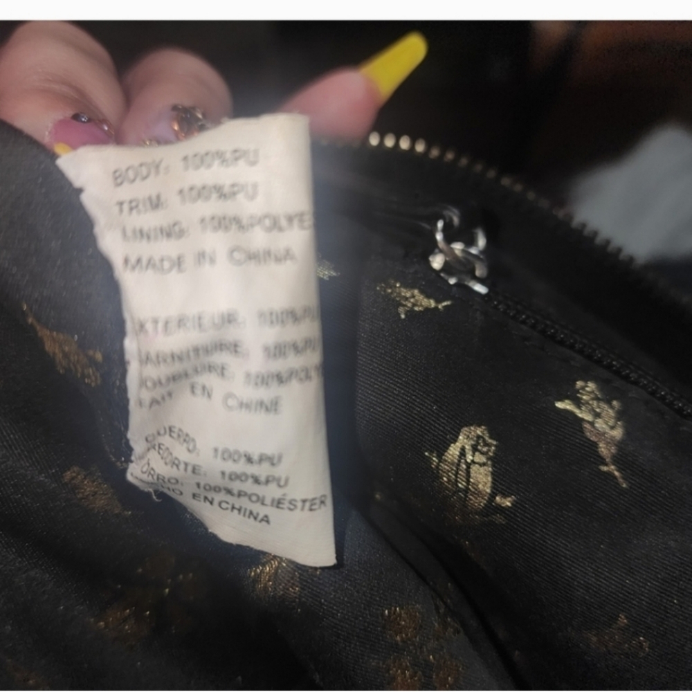 VERY RARE VINTAGE BETSEY JOHNSON SKULL SATCHEL - Picture 4 of 10